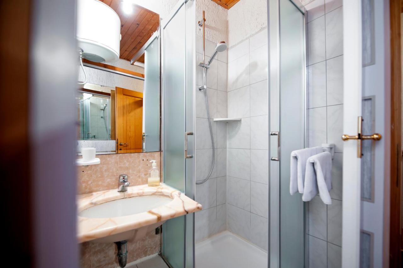 Carera Seaview Apartments روفينج المظهر الخارجي الصورة